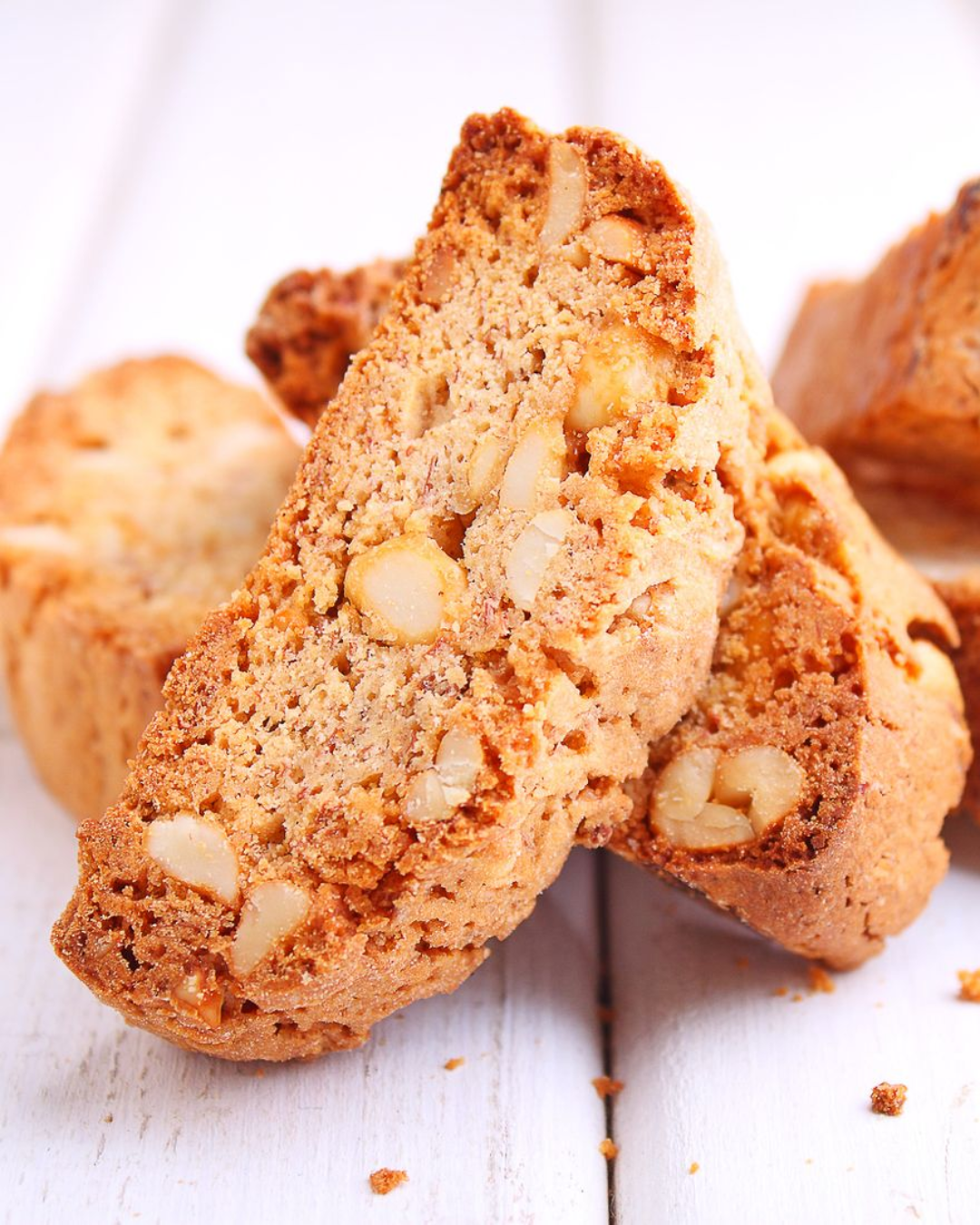 Кантучи с миндалём и изюмом